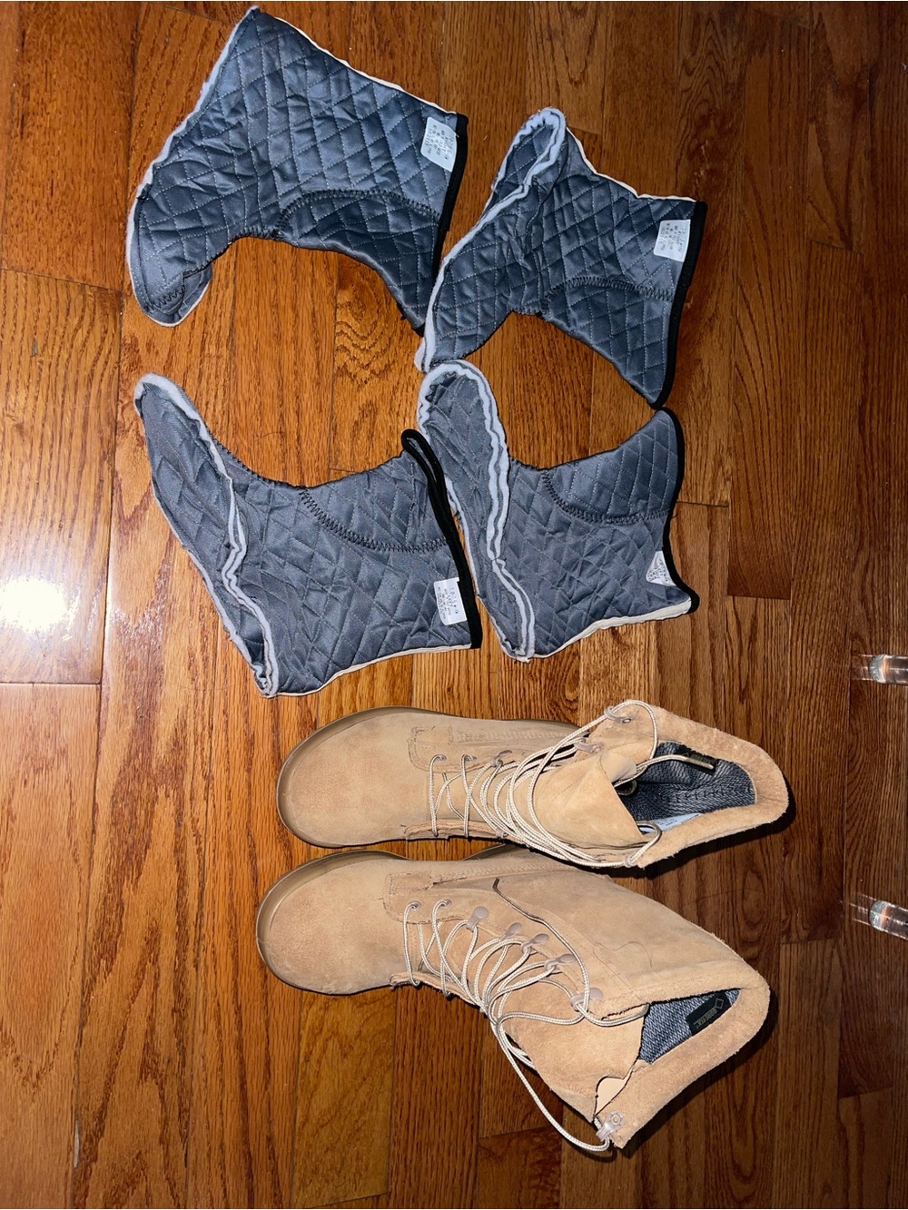 Belleville ICWR boots in tan size 7 wide mens (fits 8-8.5) comes with 2 inserts